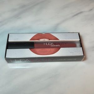 HUDA BEAUTY liquid matte Bombshell BNIB
